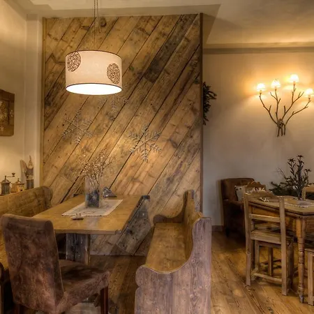 Checrouit Hotel apartamentowy Courmayeur