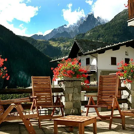 Apart-hotel Checrouit 3*