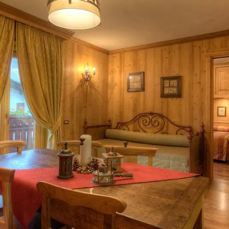 Checrouit Hotel apartamentowy Courmayeur