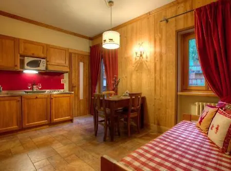 Hotel apartamentowy Checrouit Courmayeur