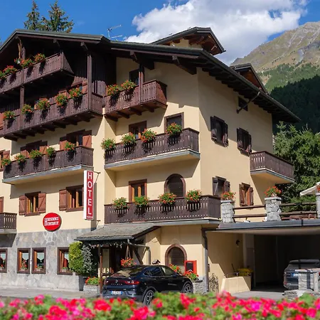 Aparthotel Checrouit Courmayeur