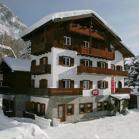Checrouit Aparthotel 3*