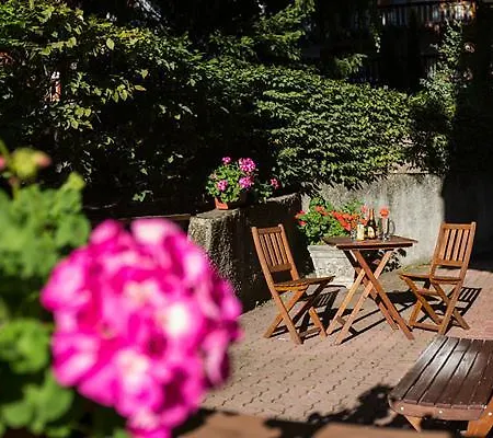 Aparthotel Checrouit