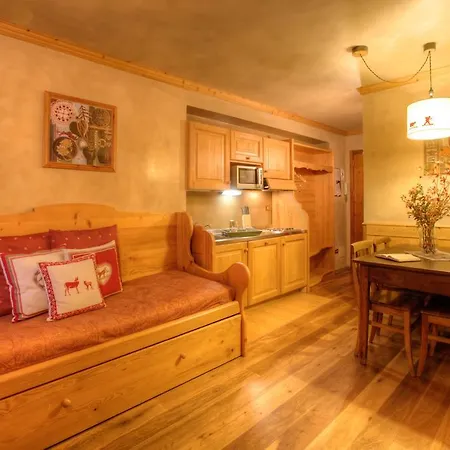 Aparthotel Checrouit