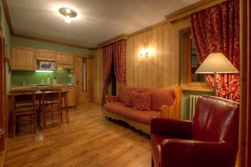 מלון דירות Checrouit 3*