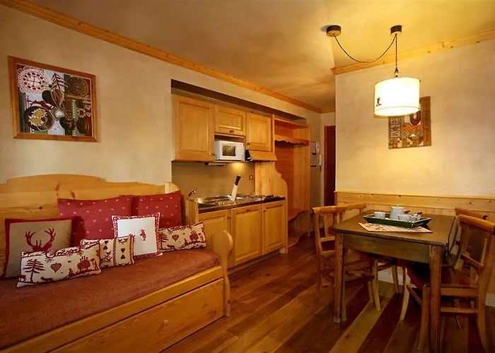 מלון דירות Checrouit 3*