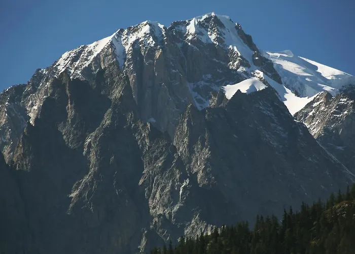 Checrouit מלון דירות