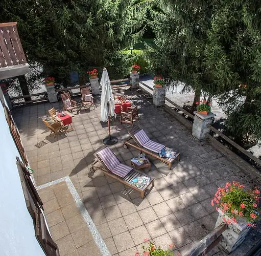 Checrouit Aparthotel 3*